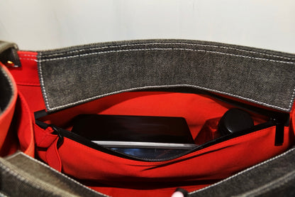 The Jewelet Tote | Black (Pre-order - Dec 2026)